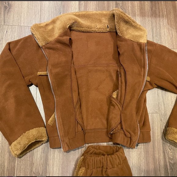 2-piece outfit, jacket top and pants size s/m - Picture 5 of 5